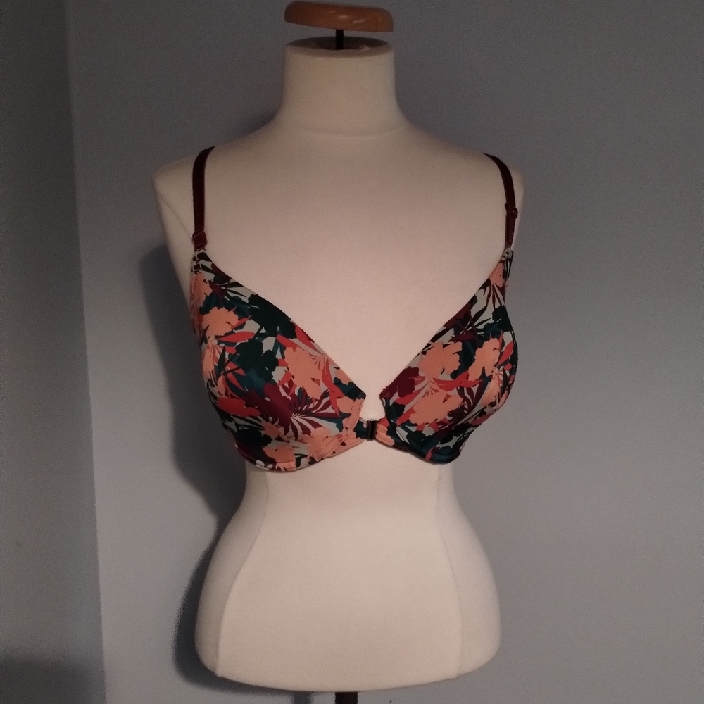 Adore Me bras Size 34DD